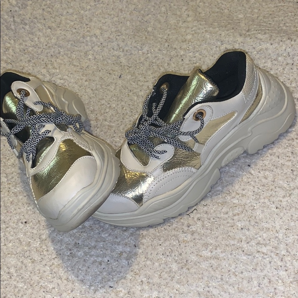 Sneaker - Picture 3 of 3